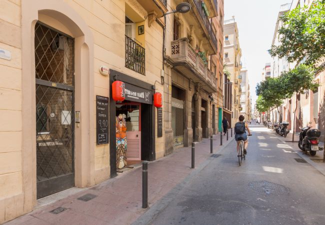 Appartamento a Barcelona - GRACIA SANT AGUSTÍ piso de 3 dormitorios en alquiler por días en Barcelona centro, Gracia Appartamento a Barcelona - GRACIA SANT AGUSTÍ piso de 3 dormitorios en alquiler por días en Barcelona centro, Gracia