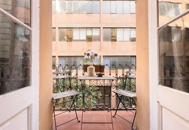Appartamento a Barcelona - GRACIA SANT AGUSTÍ piso de 3 dormitorios en alquiler por días en Barcelona centro, Gracia Appartamento a Barcelona - GRACIA SANT AGUSTÍ piso de 3 dormitorios en alquiler por días en Barcelona centro, Gracia