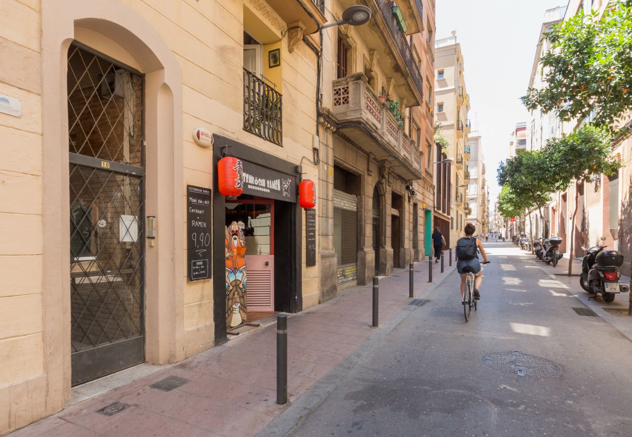 Appartamento a Barcelona - GRACIA SANT AGUSTÍ piso de 3 dormitorios en alquiler por días en Barcelona centro, Gracia Appartamento a Barcelona - GRACIA SANT AGUSTÍ piso de 3 dormitorios en alquiler por días en Barcelona centro, Gracia