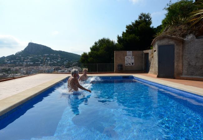 Studio a Estartit - NAUTIC ESTUDI BX-2 Studio a Estartit - NAUTIC ESTUDI BX-2