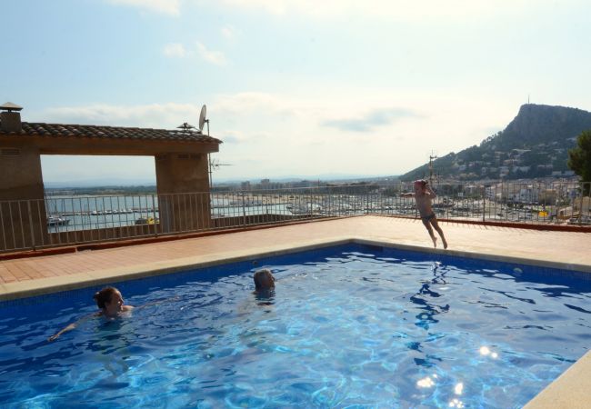 Studio a Estartit - NAUTIC ESTUDI BX-2 Studio a Estartit - NAUTIC ESTUDI BX-2