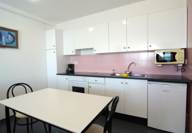 Studio a Estartit - NAUTIC ESTUDI BX-3 Studio a Estartit - NAUTIC ESTUDI BX-3