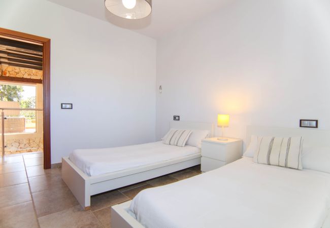 Fattoria a Sa Pobla - Rey del Campo 140 lujosa villa con piscina privada, aire acondicionado, jardín y zona barbacoa Fattoria a Sa Pobla - Rey del Campo 140 lujosa villa con piscina privada, aire acondicionado, jardín y zona barbacoa