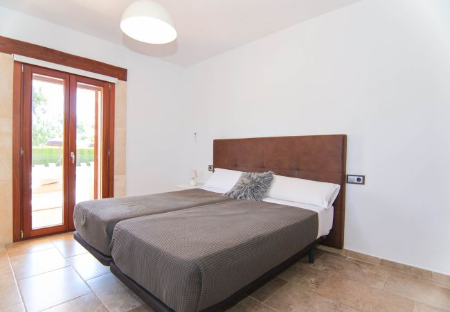 Fattoria a Sa Pobla - Rey del Campo 140 lujosa villa con piscina privada, aire acondicionado, jardín y zona barbacoa Fattoria a Sa Pobla - Rey del Campo 140 lujosa villa con piscina privada, aire acondicionado, jardín y zona barbacoa