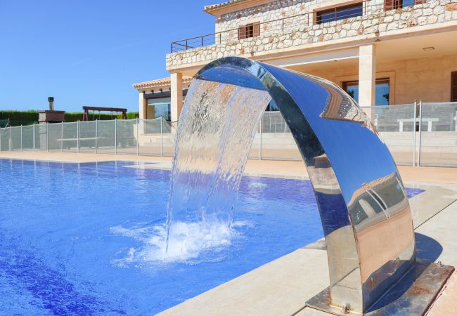 Fattoria a Sa Pobla - Rey del Campo 140 lujosa villa con piscina privada, aire acondicionado, jardín y zona barbacoa Fattoria a Sa Pobla - Rey del Campo 140 lujosa villa con piscina privada, aire acondicionado, jardín y zona barbacoa