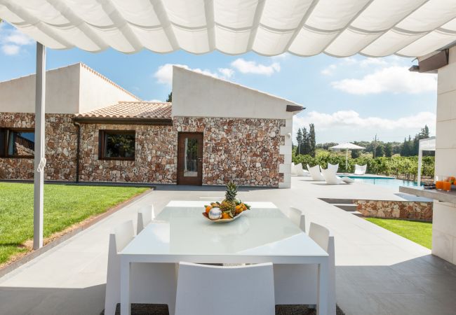 Fattoria a Llubi - Son Calet 156 moderna villa con piscina privada, jardín, zona barbacoa y aire acondicionado Fattoria a Llubi - Son Calet 156 moderna villa con piscina privada, jardín, zona barbacoa y aire acondicionado