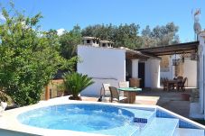 Fattoria a Muro - Can Butxaquí 160 fantástica villa con piscina privada y jacuzzi, aire acondicionado, barbacoa y WiFi