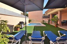 Casa a Muro - Cas Barber 226 fantástica villa con piscina privada, terraza, barbacoa y WiFi