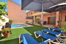 Casa a Muro - Cas Barber 226 fantástica villa con piscina privada, terraza, barbacoa y WiFi