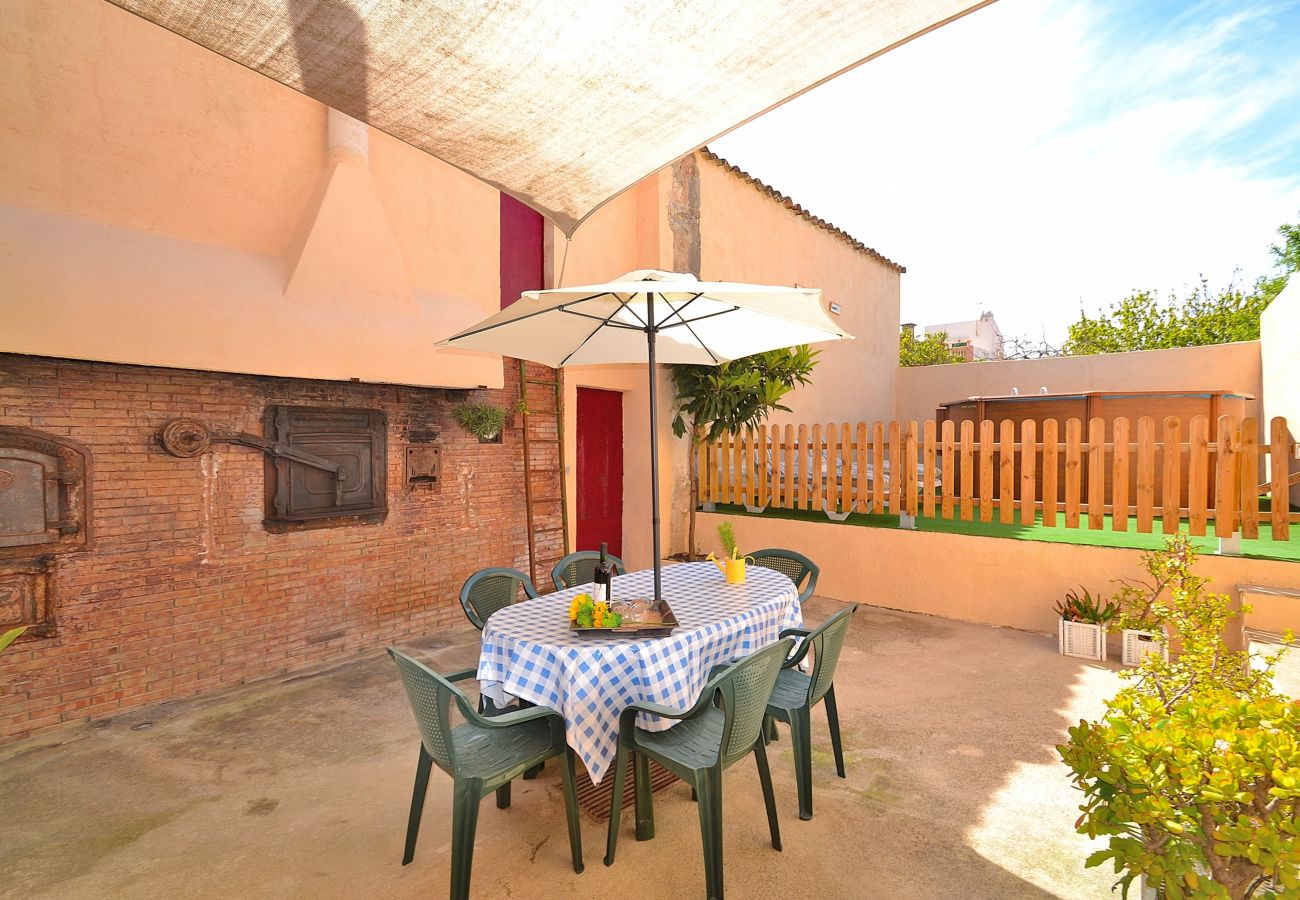 Casa a Petra - Es Forn 229 acogedora casa de pueblo con piscina privada, terraza y WiFi Casa a Petra - Es Forn 229 acogedora casa de pueblo con piscina privada, terraza y WiFi
