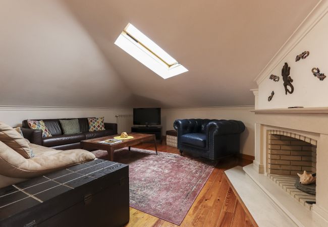 Grand Parliament Duplex by Homing Grand Parliament Duplex by Homing