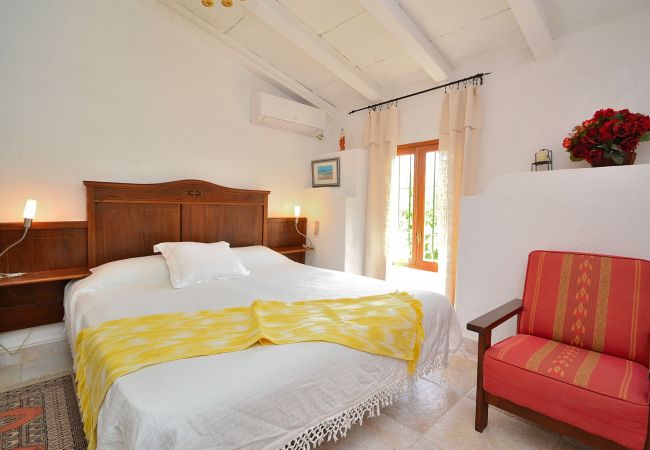 Fattoria a Lloret de Vistalegre - Can Blanc 018 finca rústica con piscina privada, aire acondicionado, terraza y barbacoa Fattoria a Lloret de Vistalegre - Can Blanc 018 finca rústica con piscina privada, aire acondicionado, terraza y barbacoa