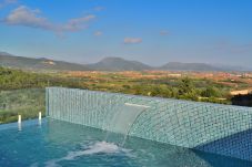 Casa a Buger - Montblau 049 exclusiva villa con piscina privada, jacuzzi, barbacoa y aire acondicionado
