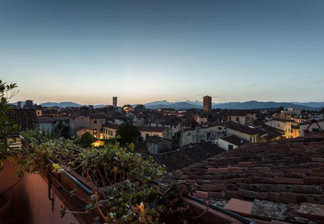 Appartamento a Lucca - Top-Floor Penthouse with Panoramic Terrace in Lucca Appartamento a Lucca - Top-Floor Penthouse with Panoramic Terrace in Lucca
