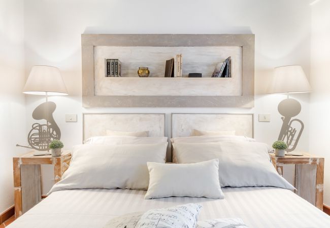 Appartamento a Lucca - A Toproof Penthouse Apartment with Elevator and Private Garden Inside the Walls Appartamento a Lucca - A Toproof Penthouse Apartment with Elevator and Private Garden Inside the Walls