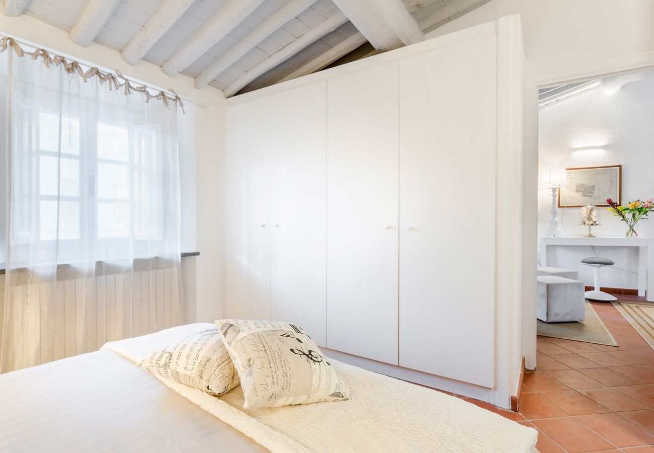 Appartamento a Lucca - A Toproof Penthouse Apartment with Elevator and Private Garden Inside the Walls Appartamento a Lucca - A Toproof Penthouse Apartment with Elevator and Private Garden Inside the Walls