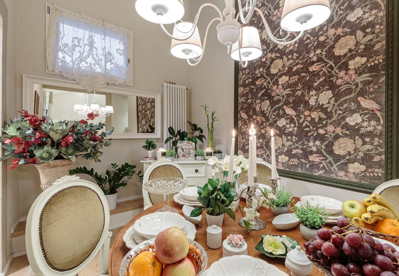 Appartamento a Lucca - CASA UCCELLINI Apartment with a Romantic Terrace Appartamento a Lucca - CASA UCCELLINI Apartment with a Romantic Terrace