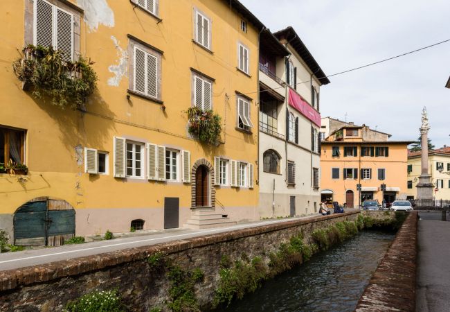 Appartamento a Lucca - Modern comfort in Lucca's Picturesque Canal District Appartamento a Lucca - Modern comfort in Lucca's Picturesque Canal District