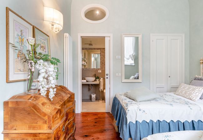 Appartamento a Lucca - Spacious Ground Floor Apartment with Private Garden Inside the Walls of Lucca Appartamento a Lucca - Spacious Ground Floor Apartment with Private Garden Inside the Walls of Lucca