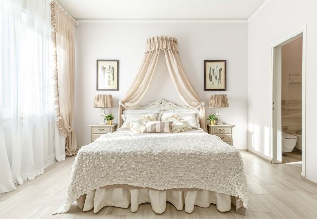 Villa a Lucca - VILLA OLIVIA: a New Luxury Villa with Garden in Lucca with PARKING Villa a Lucca - VILLA OLIVIA: a New Luxury Villa with Garden in Lucca with PARKING