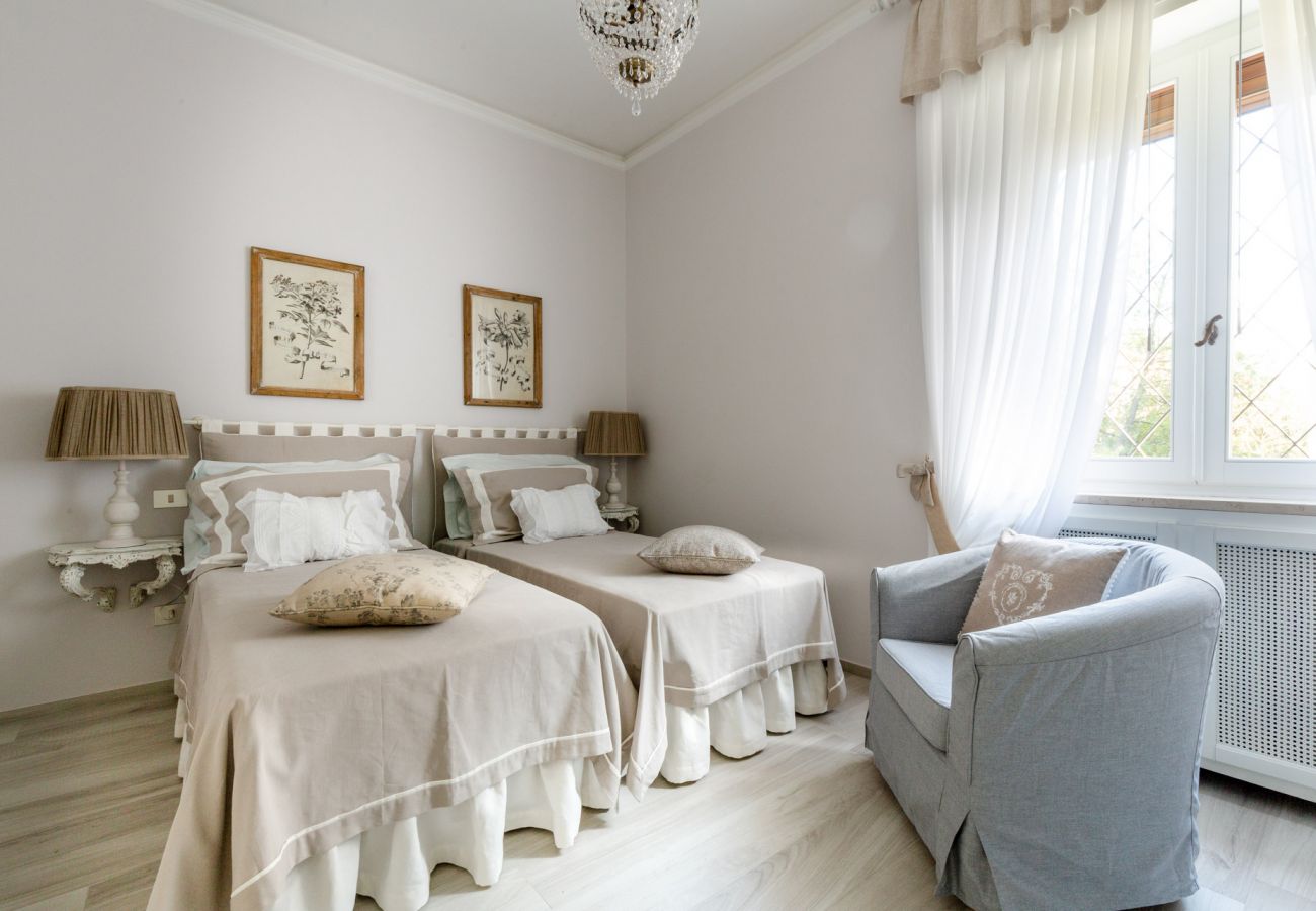 Villa a Lucca - VILLA OLIVIA: a New Luxury Villa with Garden in Lucca with PARKING Villa a Lucca - VILLA OLIVIA: a New Luxury Villa with Garden in Lucca with PARKING