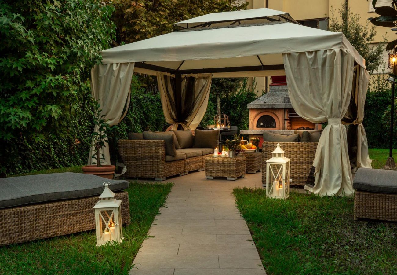 Villa a Lucca - VILLA OLIVIA: a New Luxury Villa with Garden in Lucca with PARKING Villa a Lucca - VILLA OLIVIA: a New Luxury Villa with Garden in Lucca with PARKING