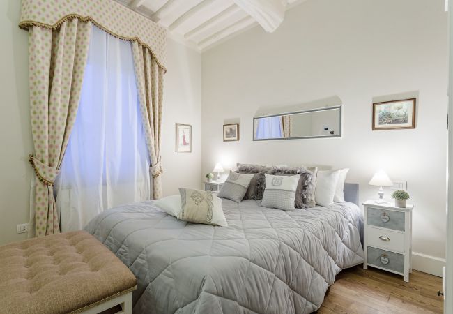 Appartamento a Lucca - 2 Bedrooms 2 Bathrooms Romantic Apartment with Terrace and Parking in Lucca Appartamento a Lucca - 2 Bedrooms 2 Bathrooms Romantic Apartment with Terrace and Parking in Lucca