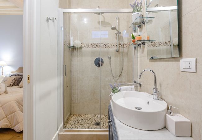 Appartamento a Lucca - 2 Bedrooms 2 Bathrooms Romantic Apartment with Terrace and Parking in Lucca Appartamento a Lucca - 2 Bedrooms 2 Bathrooms Romantic Apartment with Terrace and Parking in Lucca