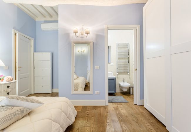 Appartamento a Lucca - 2 Bedrooms 2 Bathrooms Romantic Apartment with Terrace and Parking in Lucca Appartamento a Lucca - 2 Bedrooms 2 Bathrooms Romantic Apartment with Terrace and Parking in Lucca