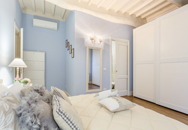 Appartamento a Lucca - 2 Bedrooms 2 Bathrooms Romantic Apartment with Terrace and Parking in Lucca Appartamento a Lucca - 2 Bedrooms 2 Bathrooms Romantic Apartment with Terrace and Parking in Lucca