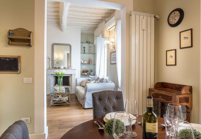 Appartamento a Lucca - 2 Bedrooms 2 Bathrooms Romantic Apartment with Terrace and Parking in Lucca Appartamento a Lucca - 2 Bedrooms 2 Bathrooms Romantic Apartment with Terrace and Parking in Lucca