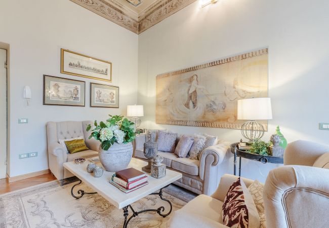 Appartamento a Lucca - Romantic LUCCA apartment With View Over a Church Appartamento a Lucca - Romantic LUCCA apartment With View Over a Church