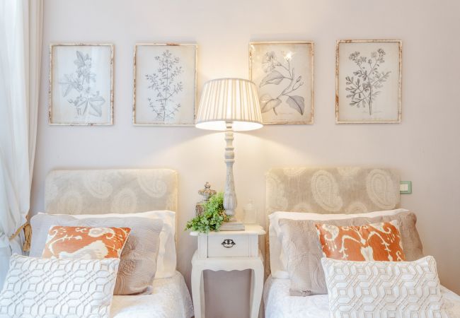 Appartamento a Lucca - Romantic LUCCA apartment With View Over a Church Appartamento a Lucca - Romantic LUCCA apartment With View Over a Church