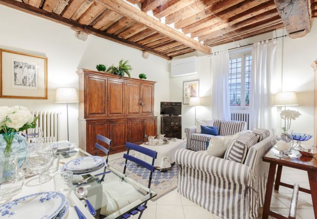 Appartamento a Lucca - Stylish Smart Ground Floor Apartment inside Lucca Appartamento a Lucca - Stylish Smart Ground Floor Apartment inside Lucca
