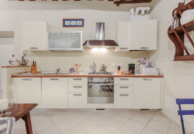 Appartamento a Lucca - Stylish Smart Ground Floor Apartment inside Lucca Appartamento a Lucca - Stylish Smart Ground Floor Apartment inside Lucca