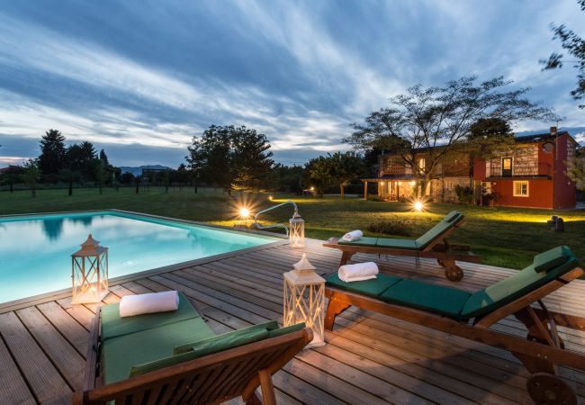 Villa a Monte San quirico - A Romantic Farmhouse with Pool in 10 mins walk away from the Walls of Lucca Villa a Monte San quirico - A Romantic Farmhouse with Pool in 10 mins walk away from the Walls of Lucca