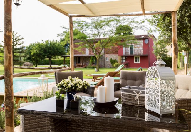 Villa a Monte San quirico - A Romantic Farmhouse with Pool in 10 mins walk away from the Walls of Lucca Villa a Monte San quirico - A Romantic Farmhouse with Pool in 10 mins walk away from the Walls of Lucca