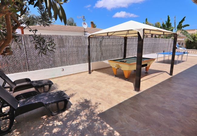 Villetta a Playa de Muro - Ca Na Coloma 145 fantástica villa con barbacoa, billar, ping pong y WiFi Villetta a Playa de Muro - Ca Na Coloma 145 fantástica villa con barbacoa, billar, ping pong y WiFi