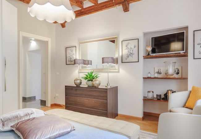 Appartamento a Lucca - Casa AriasARIAS APARTMENT in the iconic Piazza San Michele Appartamento a Lucca - Casa AriasARIAS APARTMENT in the iconic Piazza San Michele