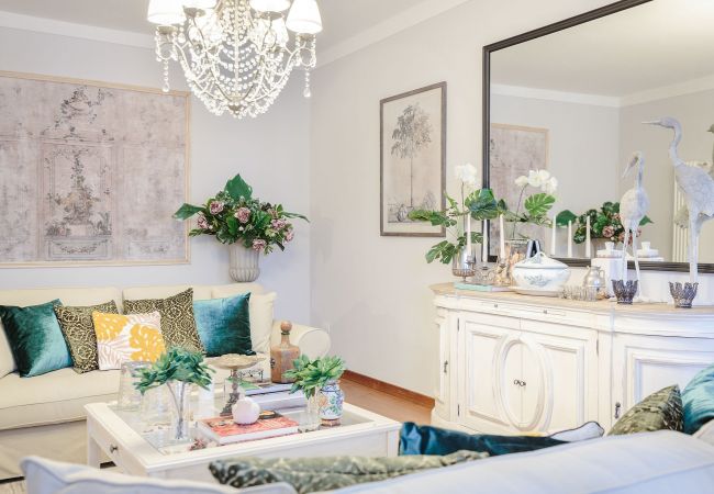 Appartamento a Lucca - Spacious Home with Elevator along Via Guinigi inside the Lucca Walls Appartamento a Lucca - Spacious Home with Elevator along Via Guinigi inside the Lucca Walls