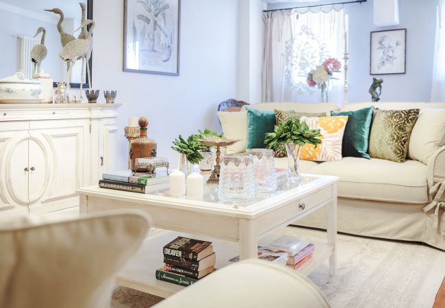 Appartamento a Lucca - Spacious Home with Elevator along Via Guinigi inside the Lucca Walls Appartamento a Lucca - Spacious Home with Elevator along Via Guinigi inside the Lucca Walls