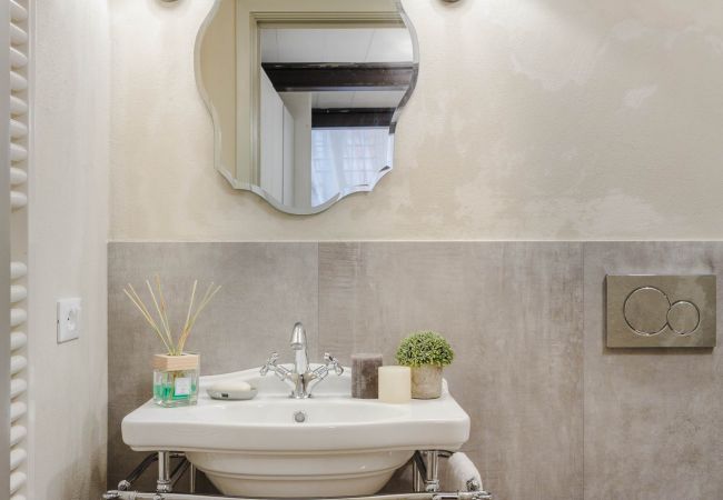 Appartamento a Lucca - PAOLO GUINIGI Smart Apartment Suite inside Lucca Appartamento a Lucca - PAOLO GUINIGI Smart Apartment Suite inside Lucca
