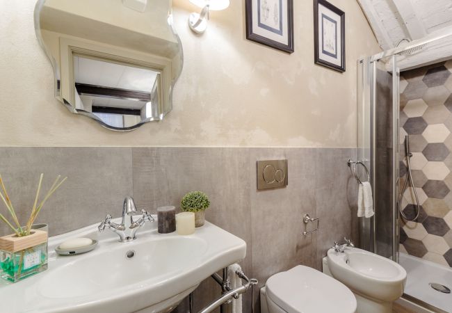 Appartamento a Lucca - PAOLO GUINIGI Smart Apartment Suite inside Lucca Appartamento a Lucca - PAOLO GUINIGI Smart Apartment Suite inside Lucca