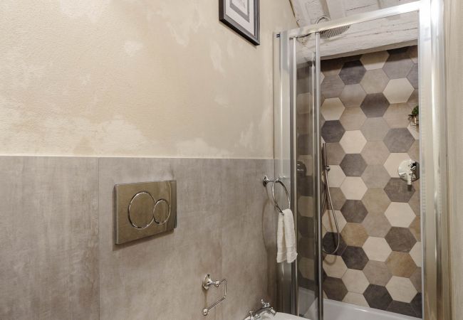 Appartamento a Lucca - PAOLO GUINIGI Smart Apartment Suite inside Lucca Appartamento a Lucca - PAOLO GUINIGI Smart Apartment Suite inside Lucca