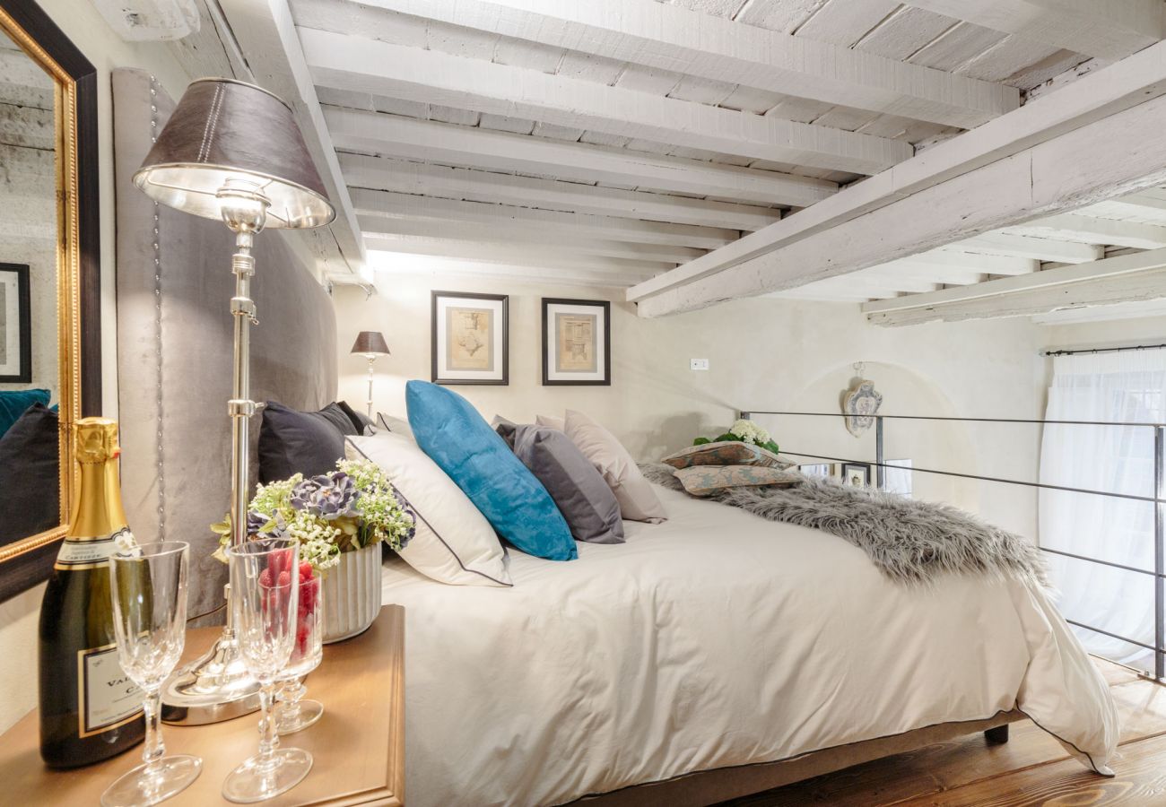 Appartamento a Lucca - PAOLO GUINIGI Smart Apartment Suite inside Lucca Appartamento a Lucca - PAOLO GUINIGI Smart Apartment Suite inside Lucca