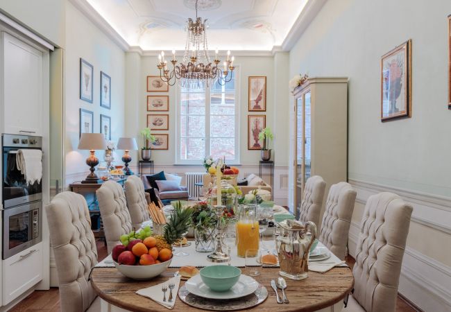 Appartamento a Lucca - THE MEDIEVAL PENTHOUSE, Indulge among History in a Luxury 5 Bedrooms Apartment Appartamento a Lucca - THE MEDIEVAL PENTHOUSE, Indulge among History in a Luxury 5 Bedrooms Apartment