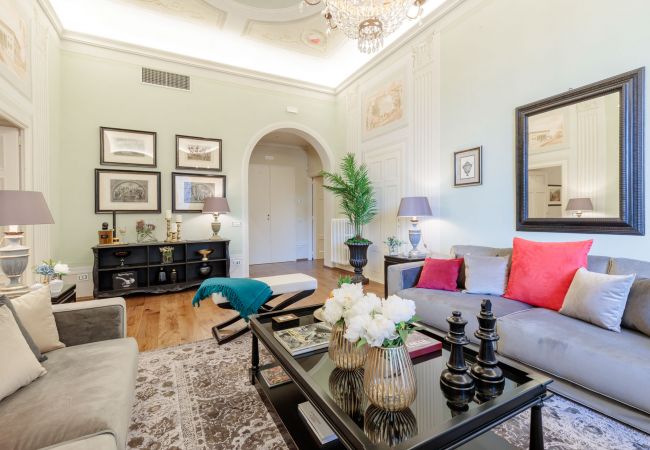 Appartamento a Lucca - THE MEDIEVAL PENTHOUSE, Indulge among History in a Luxury 5 Bedrooms Apartment Appartamento a Lucca - THE MEDIEVAL PENTHOUSE, Indulge among History in a Luxury 5 Bedrooms Apartment