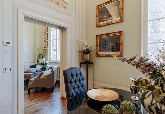 Appartamento a Lucca - THE MEDIEVAL PENTHOUSE, Indulge among History in a Luxury 5 Bedrooms Apartment Appartamento a Lucca - THE MEDIEVAL PENTHOUSE, Indulge among History in a Luxury 5 Bedrooms Apartment