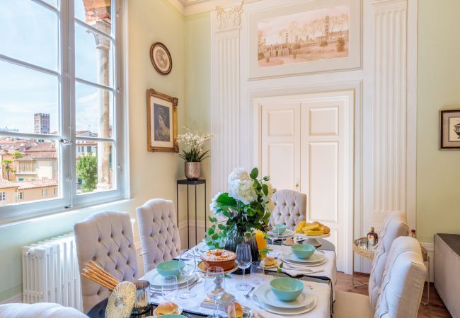 Appartamento a Lucca - THE MEDIEVAL PENTHOUSE, Indulge among History in a Luxury 5 Bedrooms Apartment Appartamento a Lucca - THE MEDIEVAL PENTHOUSE, Indulge among History in a Luxury 5 Bedrooms Apartment