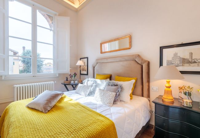 Appartamento a Lucca - THE MEDIEVAL PENTHOUSE, Indulge among History in a Luxury 5 Bedrooms Apartment Appartamento a Lucca - THE MEDIEVAL PENTHOUSE, Indulge among History in a Luxury 5 Bedrooms Apartment